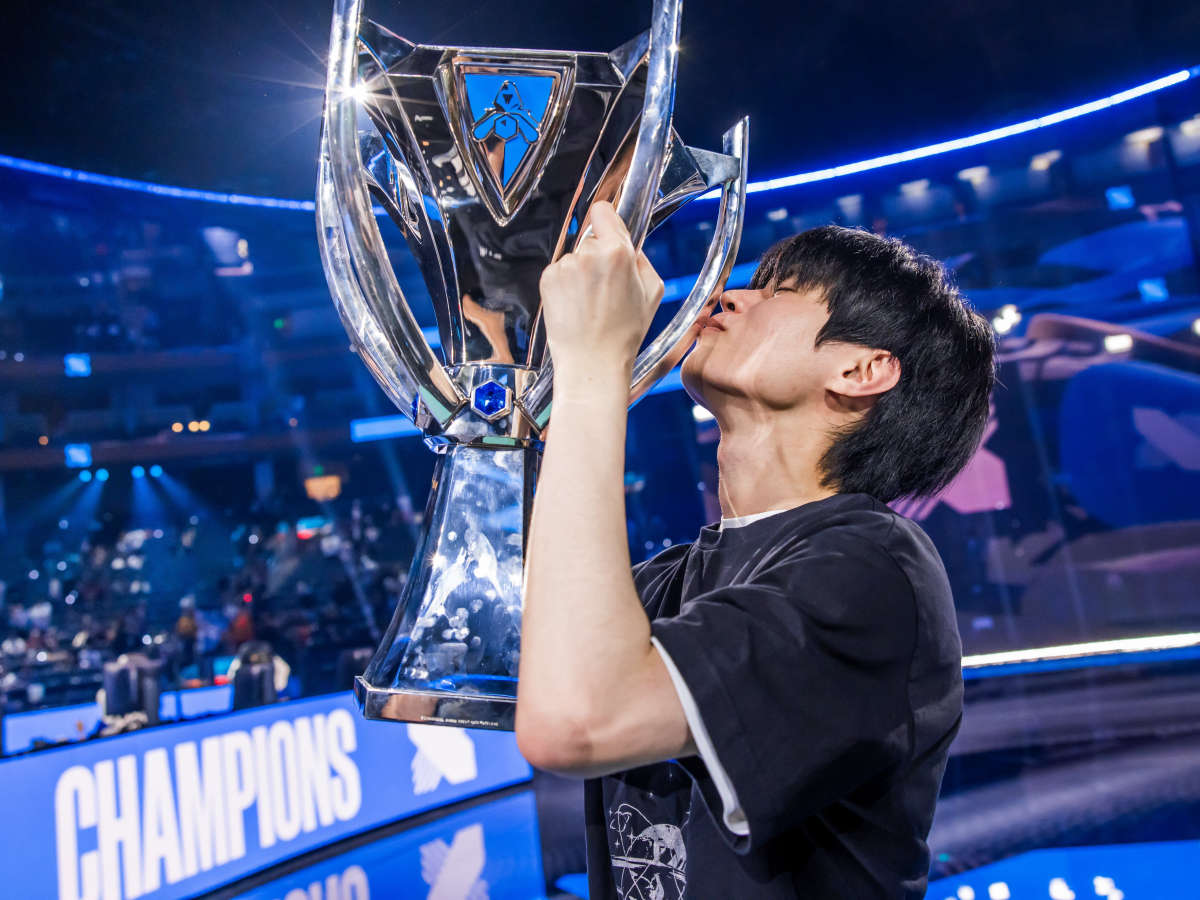 Deft: “Каждый день мне говорили, что я не выиграю Worlds”. Новости LoL -  обзоры событий киберспорта, аналитика, анонсы, интервью, статьи - 4T-44dipH